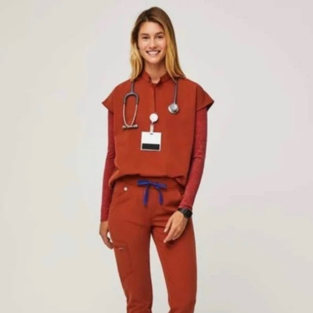 FIGS limited edition Rafaela top in Auburn Autumn